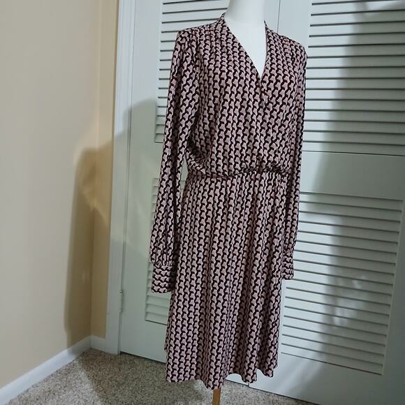 Adrianna Papell Large Faux Wrap Long-Sleeved Geometric Print Easy Care Pink - Picture 3 of 12